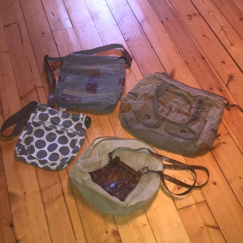 Lot of canvas purses